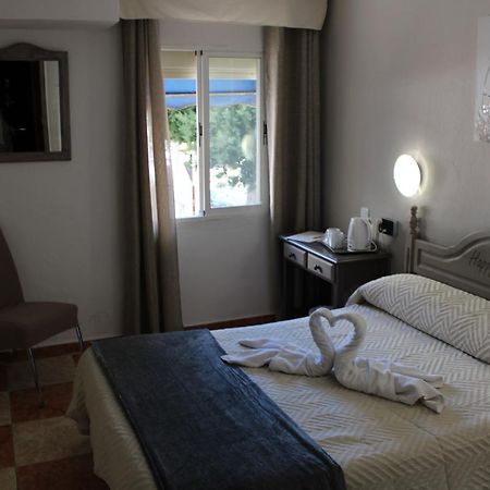 Virgen Del Rocio II Hotell Torremolinos Exteriör bild