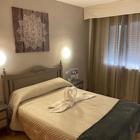 Virgen Del Rocio II Hotell Torremolinos Exteriör bild