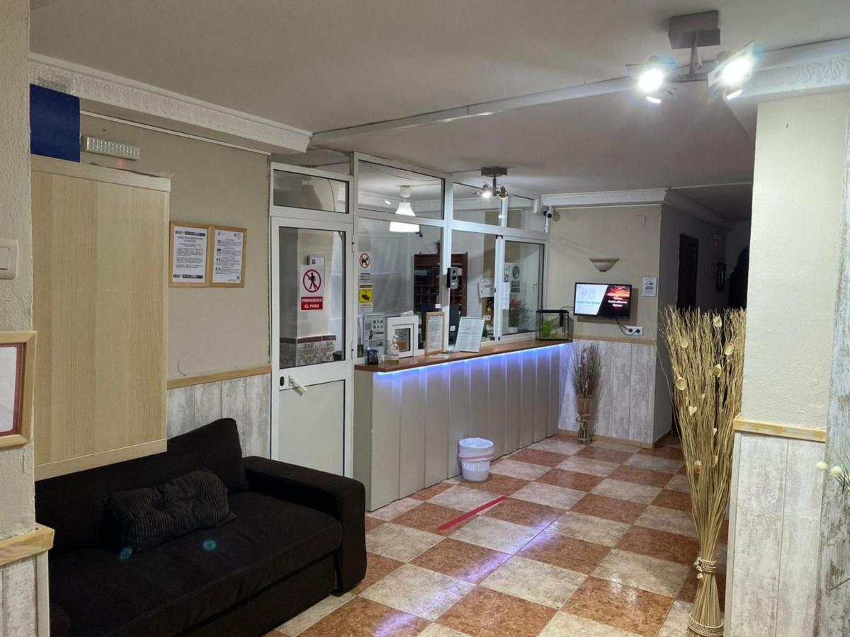 Virgen Del Rocio II Hotell Torremolinos Exteriör bild
