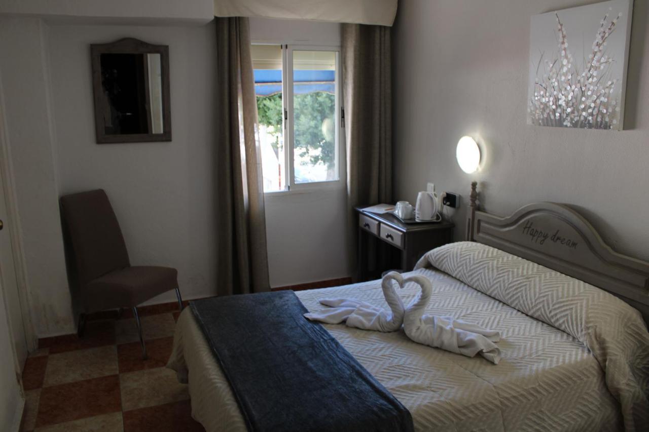 Virgen Del Rocio II Hotell Torremolinos Exteriör bild