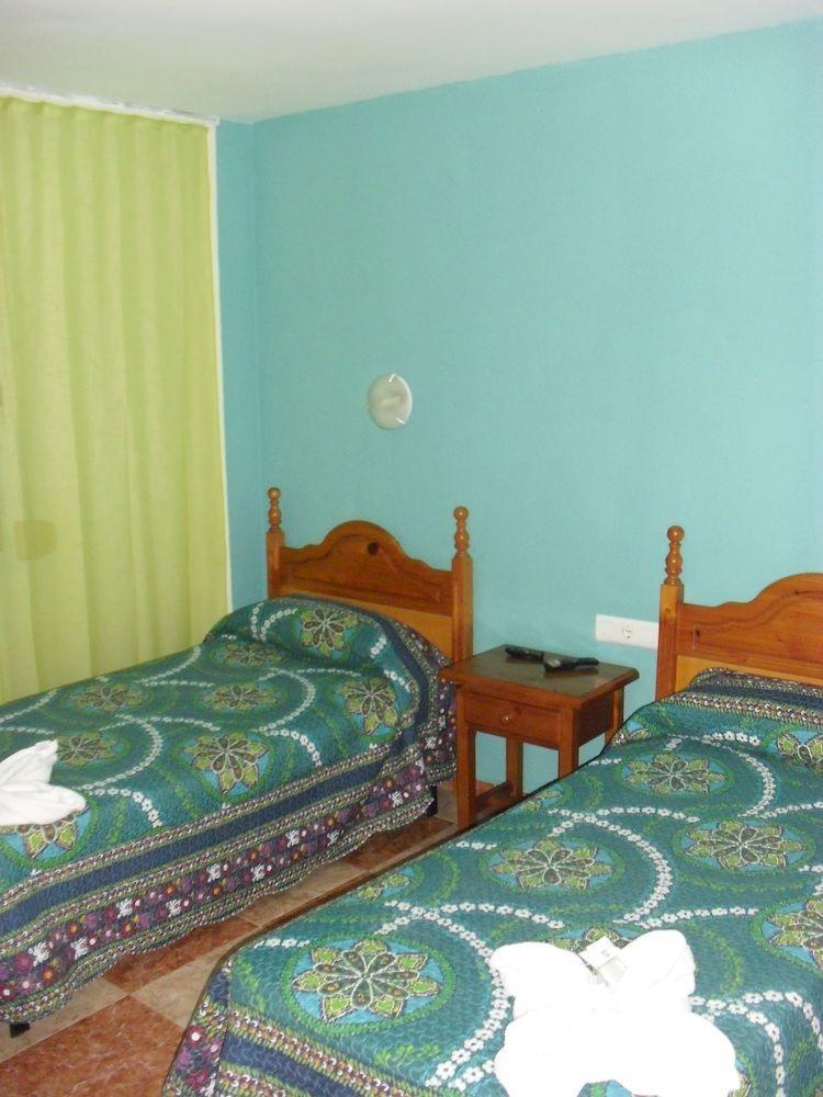 Virgen Del Rocio II Hotell Torremolinos Exteriör bild