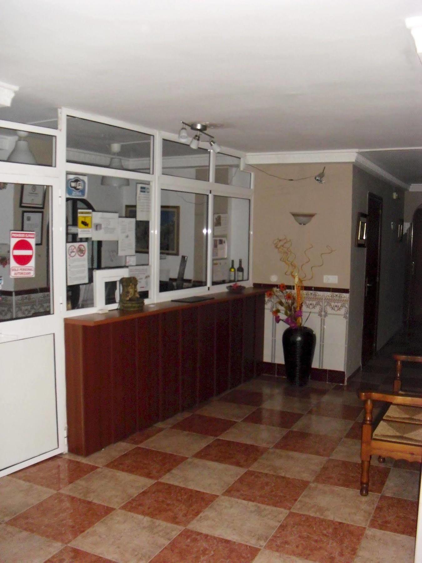 Virgen Del Rocio II Hotell Torremolinos Exteriör bild