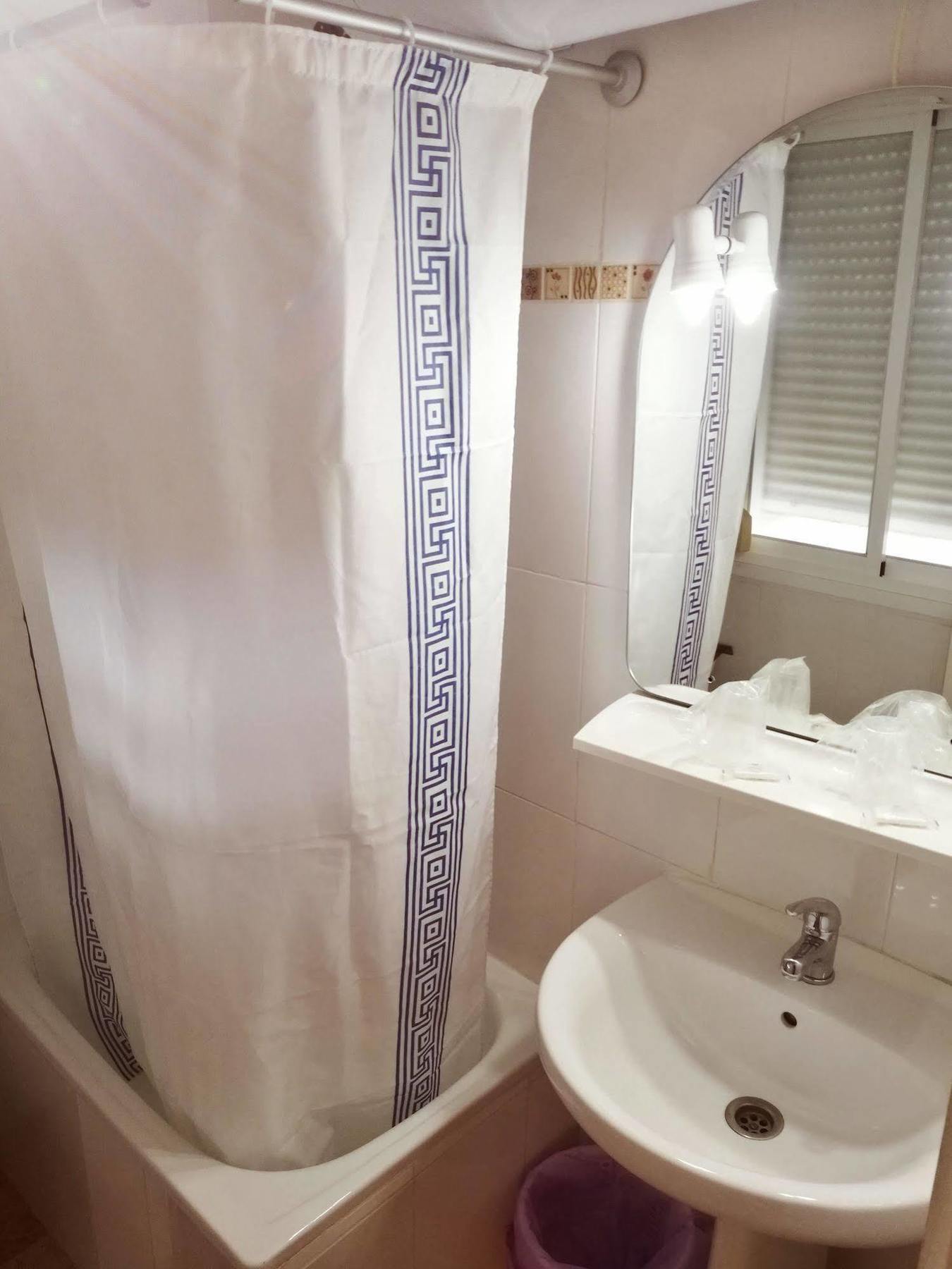 Virgen Del Rocio II Hotell Torremolinos Exteriör bild