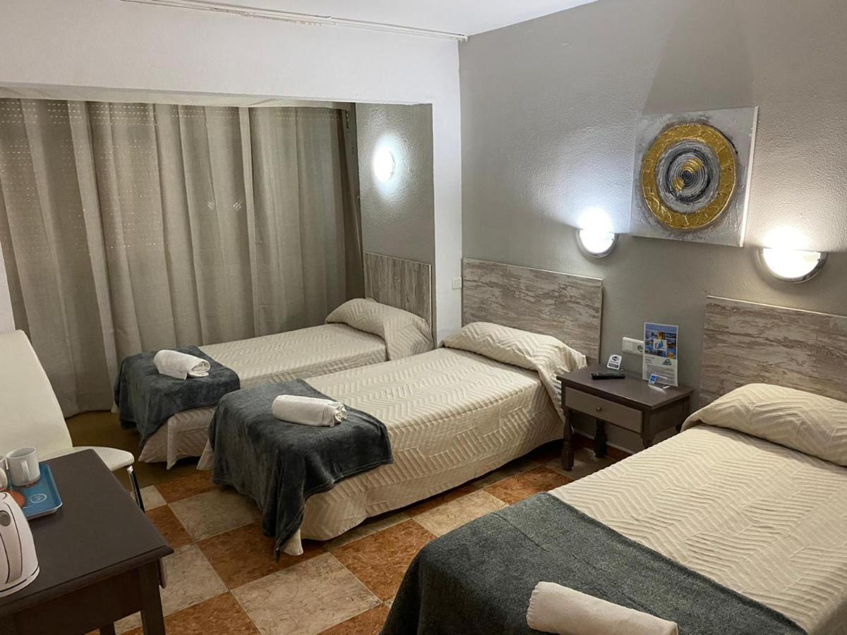 Virgen Del Rocio II Hotell Torremolinos Exteriör bild