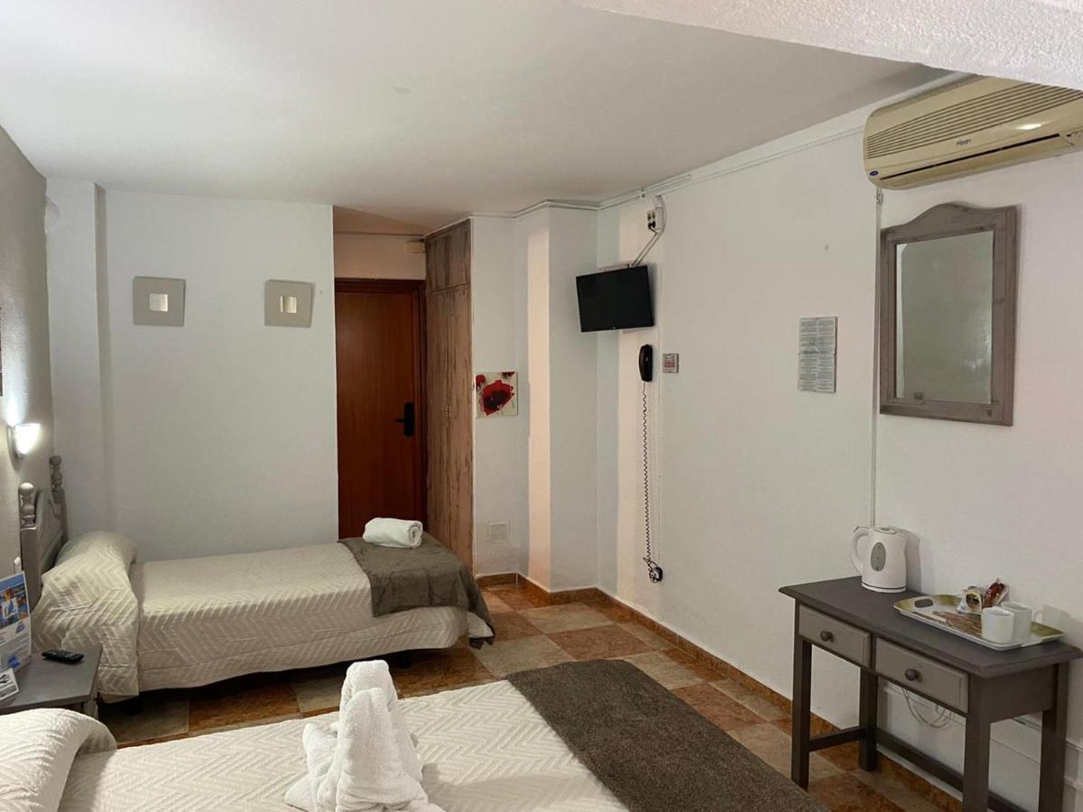 Virgen Del Rocio II Hotell Torremolinos Exteriör bild