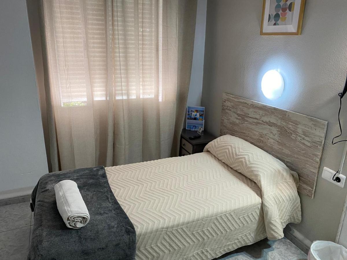 Virgen Del Rocio II Hotell Torremolinos Exteriör bild