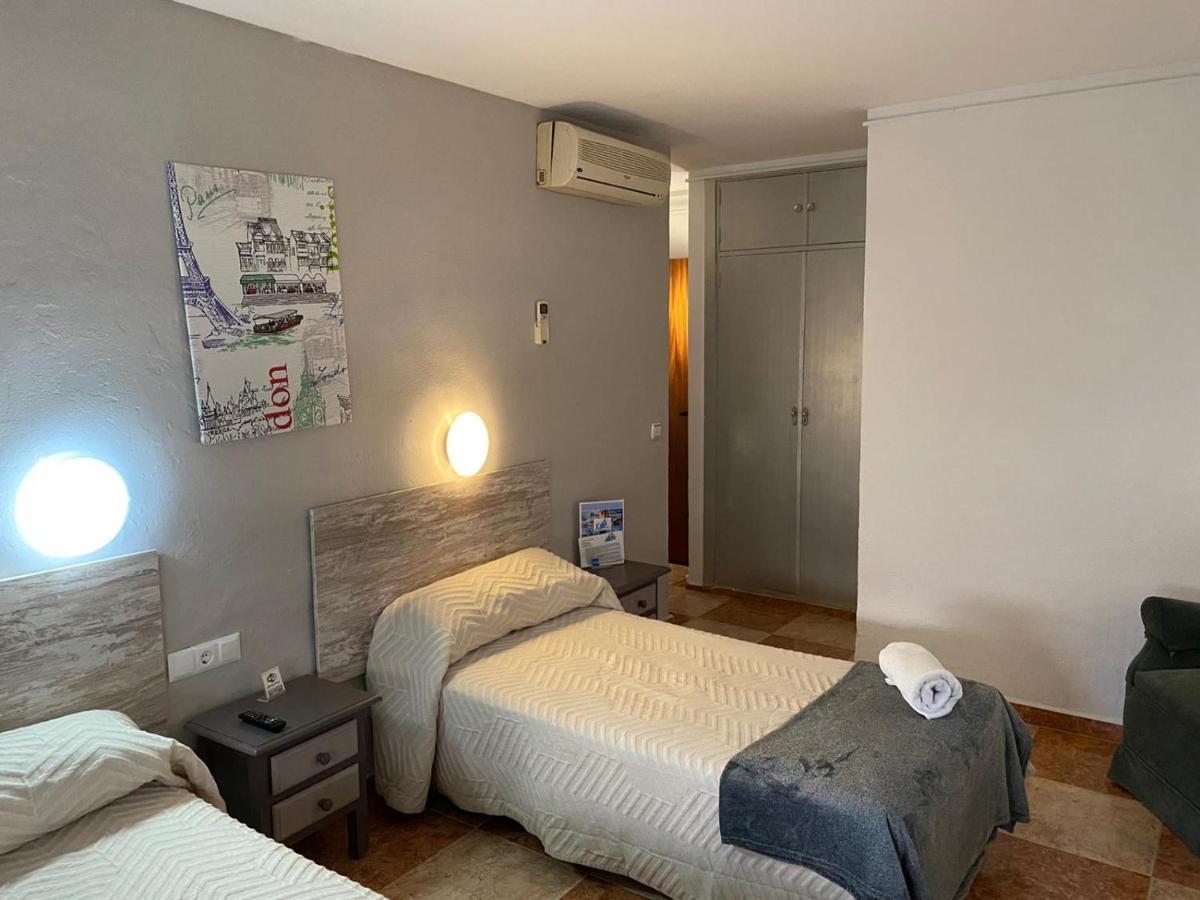 Virgen Del Rocio II Hotell Torremolinos Exteriör bild