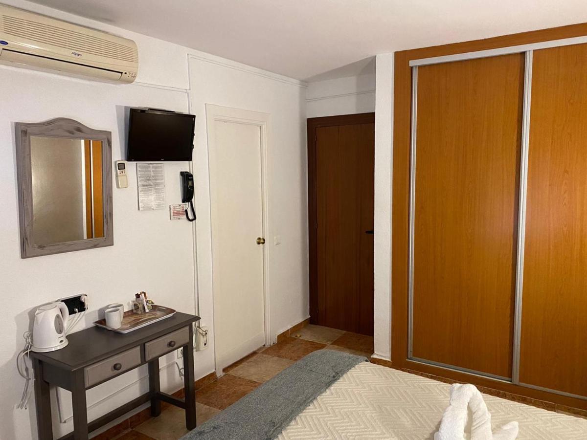 Virgen Del Rocio II Hotell Torremolinos Exteriör bild