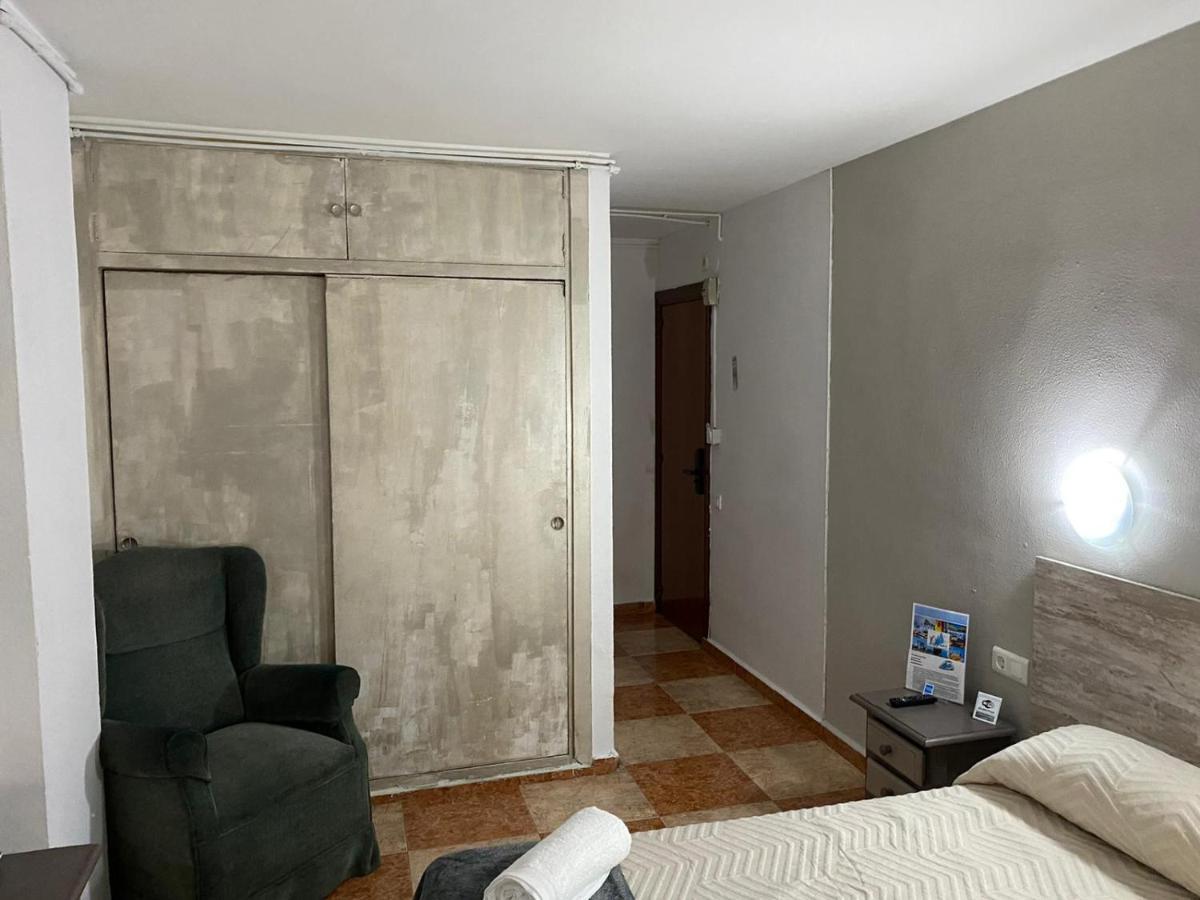 Virgen Del Rocio II Hotell Torremolinos Exteriör bild