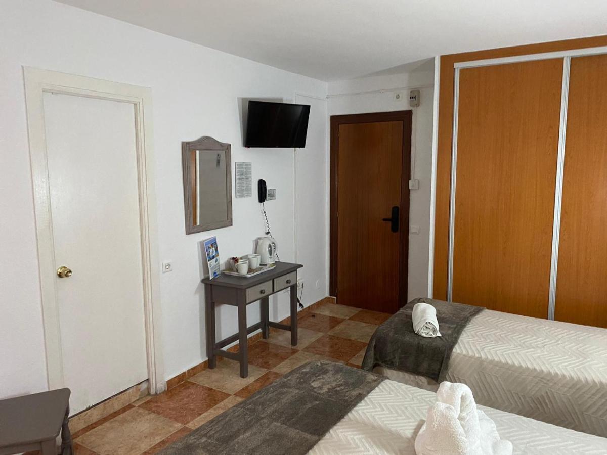 Virgen Del Rocio II Hotell Torremolinos Exteriör bild